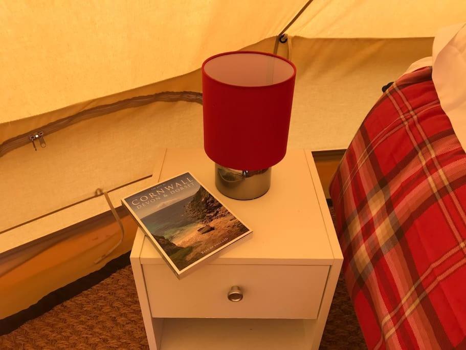 Отель Cox Hill Glamping Benson Труро Экстерьер фото