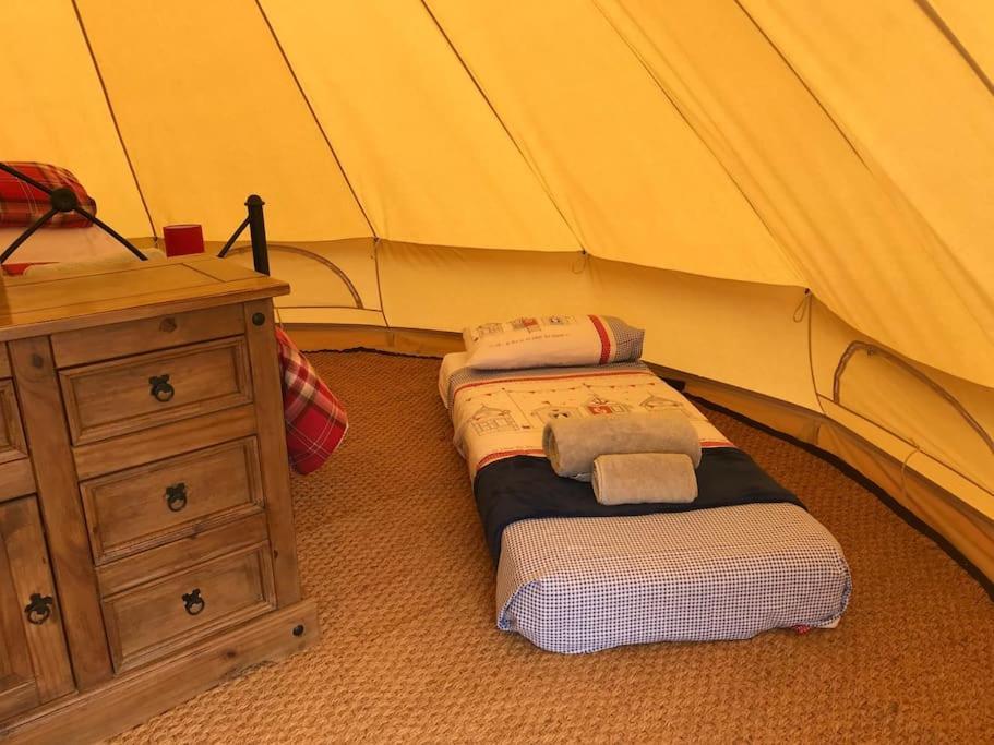 Отель Cox Hill Glamping Benson Труро Экстерьер фото