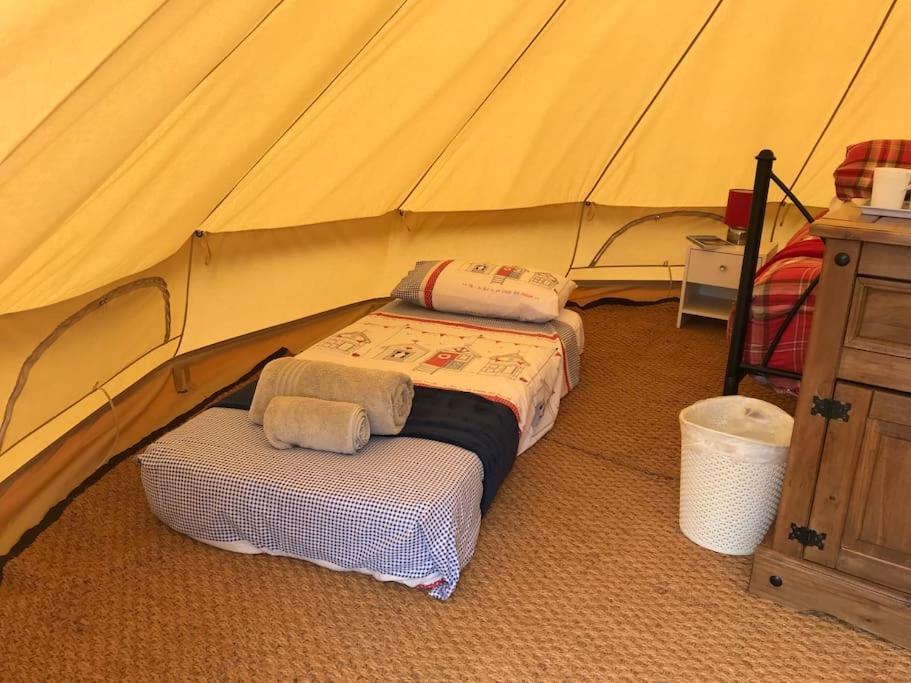 Отель Cox Hill Glamping Benson Труро Экстерьер фото
