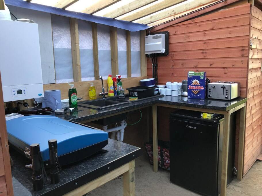 Отель Cox Hill Glamping Benson Труро Экстерьер фото